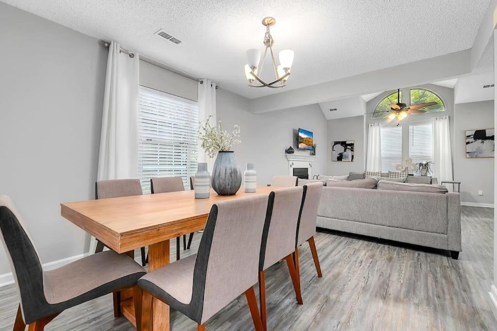 Good Karma Rentals - Renovated Ksu House Next To Interstate 75 Quiet Nhood Tm Kennesaw Eksteriør billede